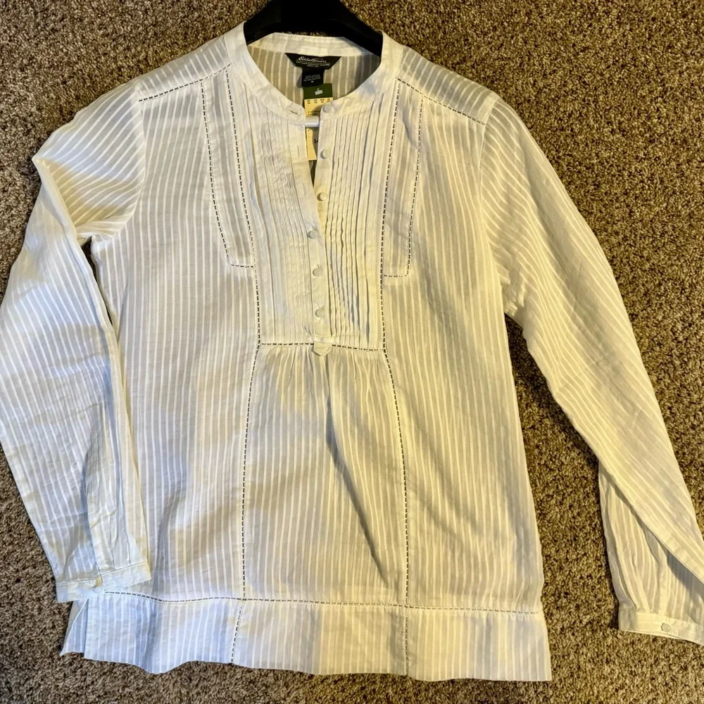 Eddie Bauer pintuck blouse M white NWT - Picture 1 of 5